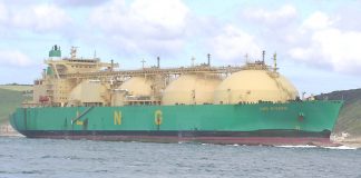 Gazowiec LNG RIVERS w porcie Brest