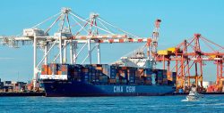 CMA CGM wypływa z Gdyni