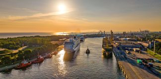 Wycieczkowce przy Nabrzeżu Obrońców Westerplatte